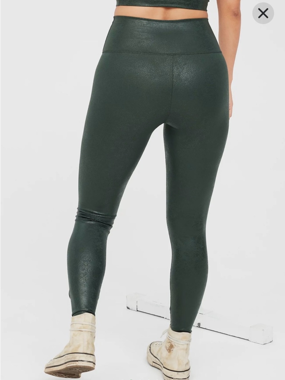 OFFLINE By Aerie The Hugger Crossover High Waisted Legging
Size Medium